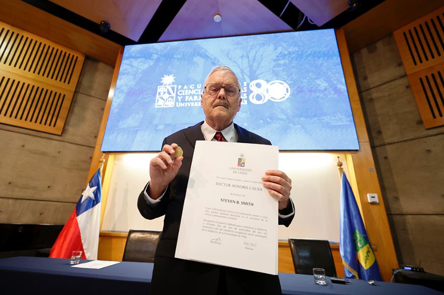 U. de Chile entrega distinción Doctor Honoris Causa a Steven B. Smith, pionero mundial de la biofísica molecular